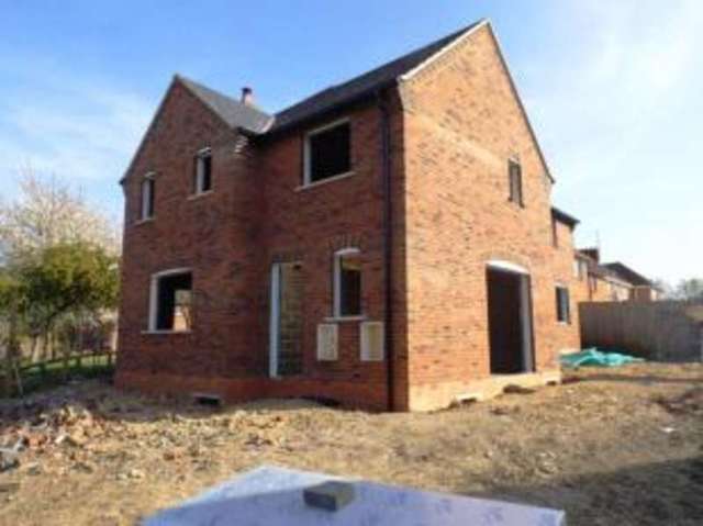  Image of 3 bedroom Semi-Detached house for sale in Rectory Fields Woolstone Milton Keynes MK15 at Woolstone Milton Keynes Willen, MK15 0AL