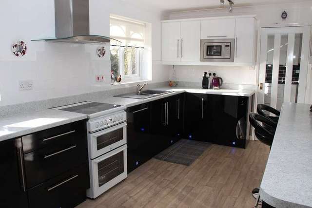  Image of 4 bedroom Detached house for sale in Rectory Lane Mulbarton Norwich NR14 at Mulbarton Norwich Mulbarton, NR14 8AG