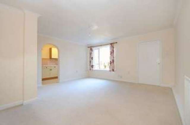  Image of 2 bedroom Flat for sale in Regent Gardens Didcot OX11 at Regent Gardens  Didcot, OX11 8DD