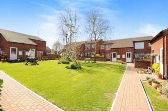  Image of 2 bedroom Flat for sale in Regent Gardens Didcot OX11 at Regent Gardens  Didcot, OX11 8DD