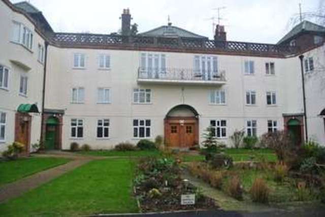  Image of 2 bedroom Flat to rent in Richmond Road Basingstoke RG21 at Richmond Road  Basingstoke, RG21 5PA