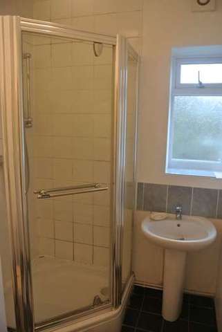  Image of 2 bedroom Flat to rent in Richmond Road Basingstoke RG21 at Richmond Road  Basingstoke, RG21 5PA
