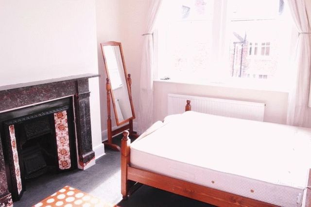  Image of 4 bedroom Detached house to rent in Ripon Gardens Jesmond Newcastle upon Tyne NE2 at Ripon Gardens Jesmond Heaton, NE2 1HN