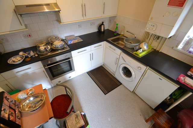  Image of 1 bedroom Flat to rent in Riverside Terrace Ely Cardiff CF5 at Cardiff South Glamorgan Ely, CF5 5AS