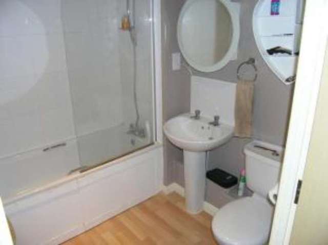  Image of 2 bedroom Flat for sale in Roche Close Rochford SS4 at Roche Close Rochford Great Stambridge, SS4 1PS