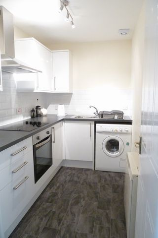  Image of 2 bedroom Flat to rent in Rodney Place Edinburgh EH7 at New Town Edinburgh Edinburgh, EH7 4FR