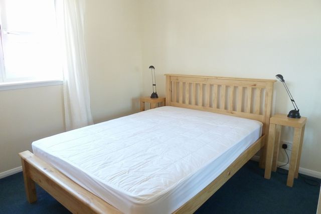  Image of 2 bedroom Flat to rent in Rodney Place Edinburgh EH7 at New Town Edinburgh Edinburgh, EH7 4FR
