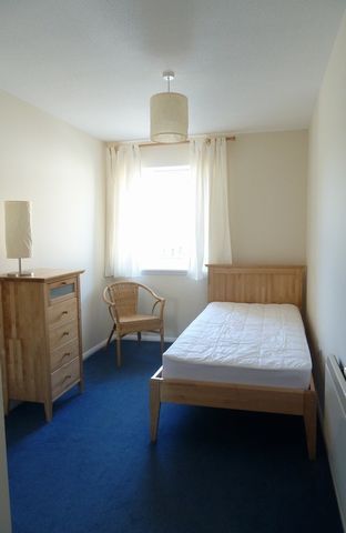  Image of 2 bedroom Flat to rent in Rodney Place Edinburgh EH7 at New Town Edinburgh Edinburgh, EH7 4FR