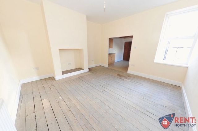  Image of 5 bedroom Maisonette to rent in Rodsley Avenue Gateshead NE8 at Rodsley Avenue Bensham Gateshead, NE8 4LB
