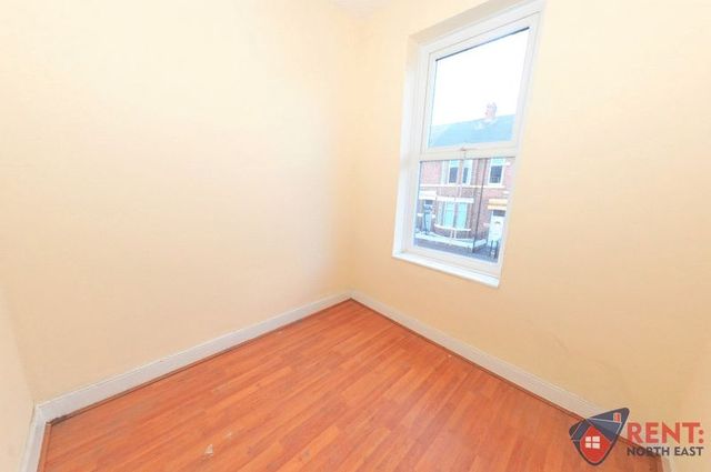  Image of 5 bedroom Maisonette to rent in Rodsley Avenue Gateshead NE8 at Rodsley Avenue Bensham Gateshead, NE8 4LB