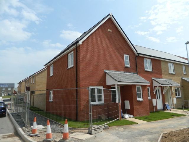  Image of 3 bedroom Terraced house to rent in Romney Road Bridgwater TA6 at Romney Road  Bridgwater, TA6 6WQ