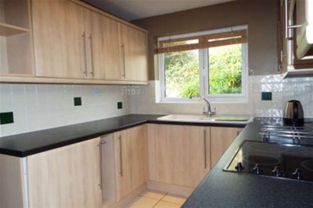  Image of 2 bedroom Bungalow to rent in Greenwood Close Romsey SO51 at Romsey, SO51 7QT