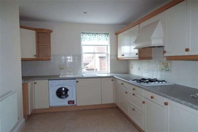  Image of 2 bedroom Maisonette to rent in Middlebridge Street Romsey SO51 at Romsey, SO51 8HL
