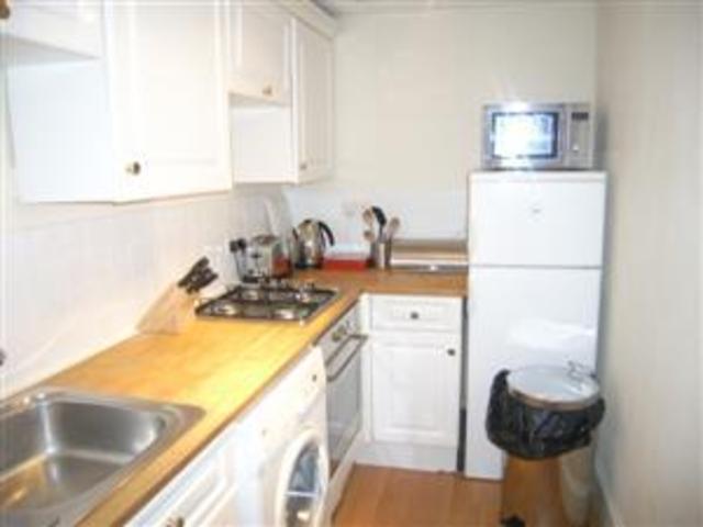  Image of 2 bedroom Flat to rent in Rose Street Edinburgh EH2 at City Centre Edinburgh Edinburgh, EH2 3JD