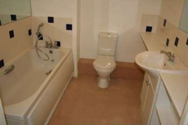  Image of 2 bedroom Flat to rent in Hill Lane Southampton SO15 at Hill Lane  Southampton, SO15 5PA