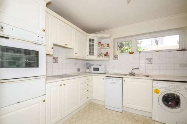  Image of 2 bedroom Apartment for sale in South Hill Avenue Harrow-on-the-Hill Harrow HA1 at Rowsham Court South Hill Avenue Harrow on the Hill, HA1 3NX