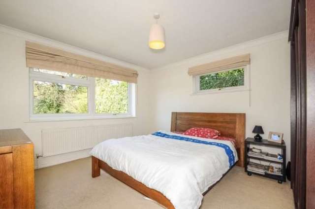  Image of 2 bedroom Apartment for sale in South Hill Avenue Harrow-on-the-Hill Harrow HA1 at Rowsham Court South Hill Avenue Harrow on the Hill, HA1 3NX
