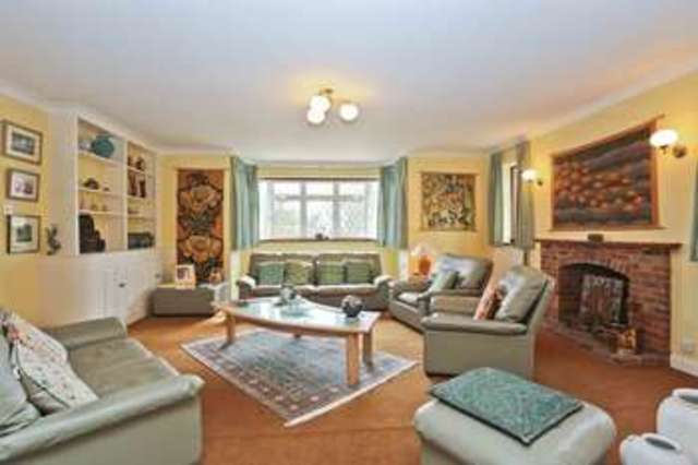  Image of 5 bedroom Detached house for sale in Hamlet Hill Roydon Harlow CM19 at Hamlet Hill  Harlow, CM19 5JU