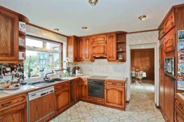  Image of 5 bedroom Detached house for sale in Hamlet Hill Roydon Harlow CM19 at Hamlet Hill  Harlow, CM19 5JU