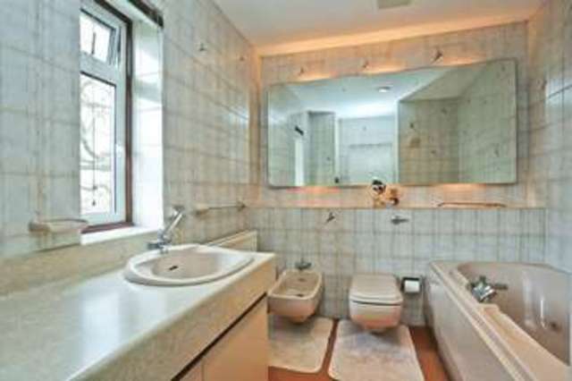  Image of 5 bedroom Detached house for sale in Hamlet Hill Roydon Harlow CM19 at Hamlet Hill  Harlow, CM19 5JU