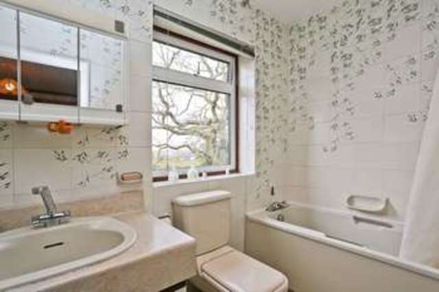  Image of 5 bedroom Detached house for sale in Hamlet Hill Roydon Harlow CM19 at Hamlet Hill  Harlow, CM19 5JU