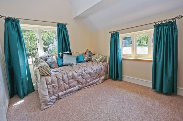  Image of 4 bedroom Detached house for sale in Roydon Road Harlow CM19 at Roydon Road  Harlow, CM19 5DU