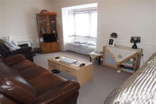  Image of Flat to rent in Rushdon Close Gidea Park Romford RM1 at Romford, RM1 2RE