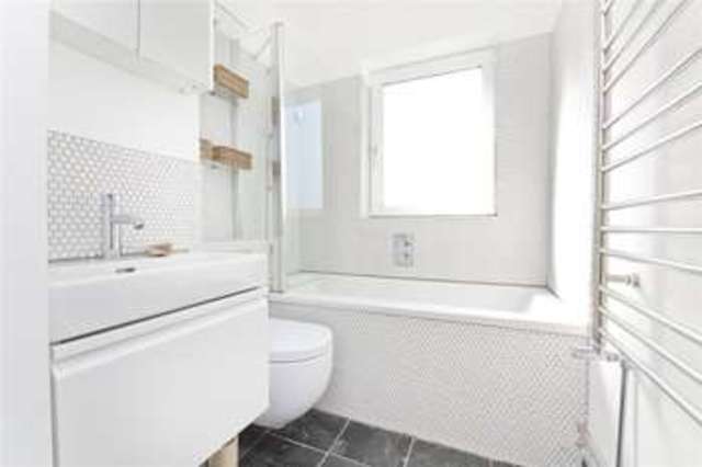  Image of 1 bedroom Flat for sale in Parkside Estate Rutland Road London E9 at South Hackney London Victoria Park, E9 7JX