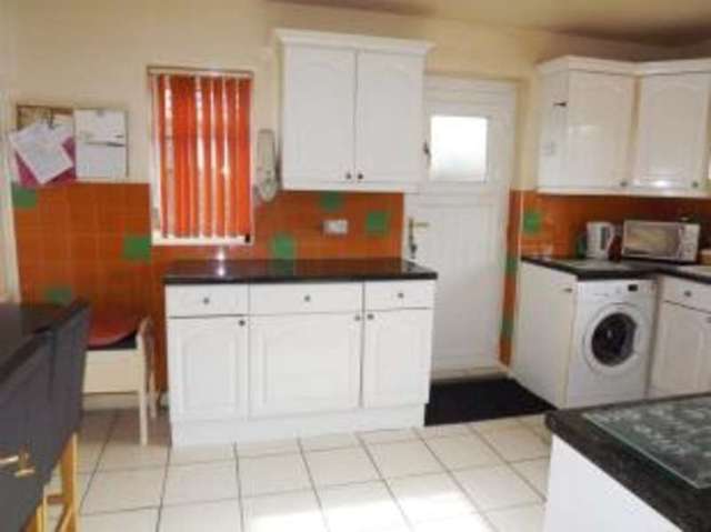  Image of 2 bedroom Bungalow for sale in Rydal Road Harrogate HG1 at Harrogate North Yorkshire Bilton, HG1 4SD