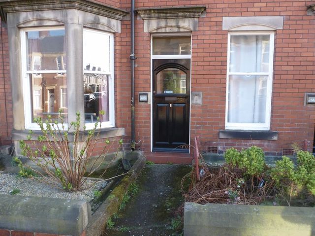  Image of 3 bedroom Flat to rent in Sackville Road Newcastle upon Tyne NE6 at Sackville Road Array Byker, NE6 5TA