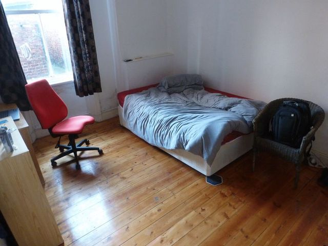  Image of 3 bedroom Flat to rent in Sackville Road Newcastle upon Tyne NE6 at Sackville Road Array Byker, NE6 5TA