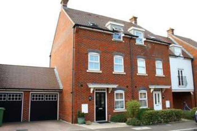  Image of 4 bedroom Detached house for sale in Saddlers Close Billingshurst RH14 at Saddlers Close  Billingshurst, RH14 9GL
