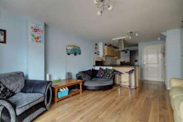  Image of 4 bedroom Detached house for sale in Saddlers Close Billingshurst RH14 at Saddlers Close  Billingshurst, RH14 9GL