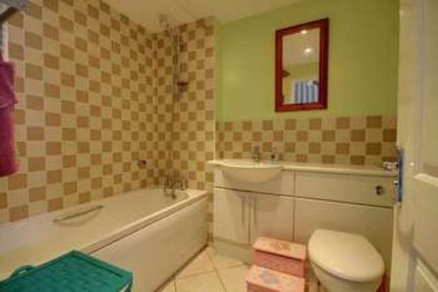  Image of 4 bedroom Detached house for sale in Saddlers Close Billingshurst RH14 at Saddlers Close  Billingshurst, RH14 9GL