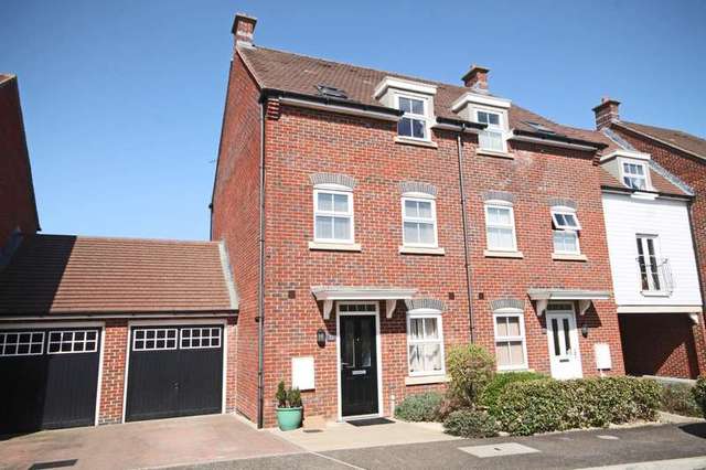  Image of 4 bedroom Semi-Detached house for sale in Saddlers Close Billingshurst RH14 at Billingshurst, RH14 9GL