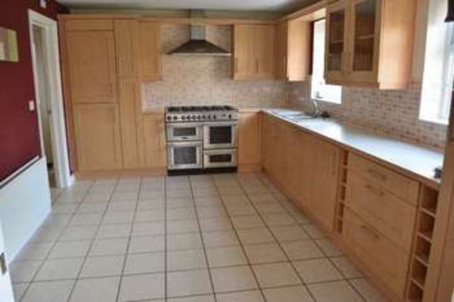  Image of 5 bedroom Detached house for sale in Saffre Close Winterton Scunthorpe DN15 at Saffre Close Winterton Scunthorpe, DN15 9YN