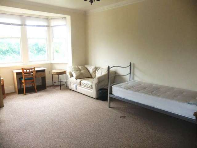  Image of 2 bedroom Flat for sale in Saffrons Road Eastbourne BN21 at 16 Saffrons Road  Eastbourne, BN21 1DU