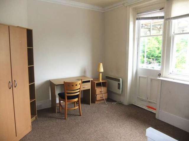  Image of 2 bedroom Flat for sale in Saffrons Road Eastbourne BN21 at 16 Saffrons Road  Eastbourne, BN21 1DU
