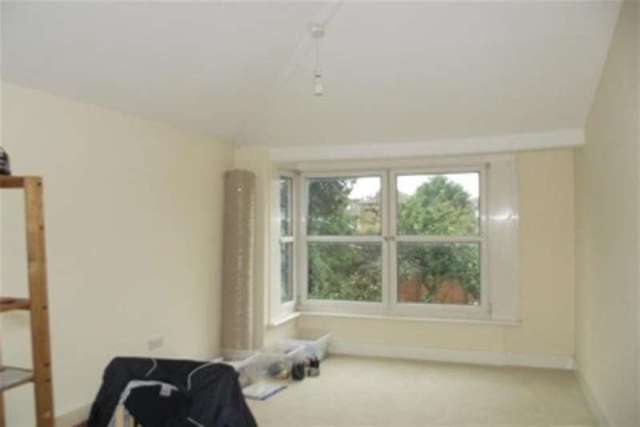  Image of 2 bedroom Flat to rent in Salisbury Road London E7 at Forest Gate, E7 9JX