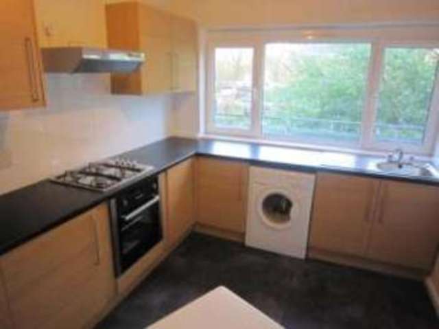  Image of 3 bedroom Flat for sale in Samuel Street London SE18 at Woolwich  Woolwich, SE18 5LQ