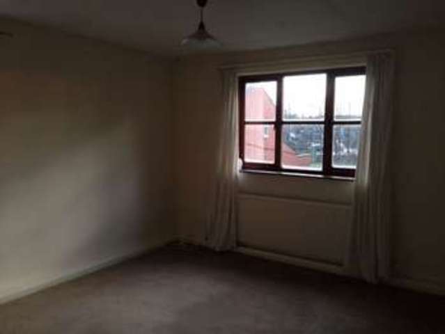  Image of 2 bedroom Flat to rent in Sanderson Street Leigh WN7 at Sanderson Street Leigh Leigh, WN7 4EW