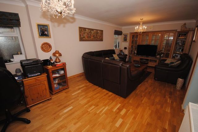  Image of 4 bedroom Detached house for sale in Sandringham Road Southampton SO18 at Sandringham Road Bitterne Park Southampton, SO18 1JJ
