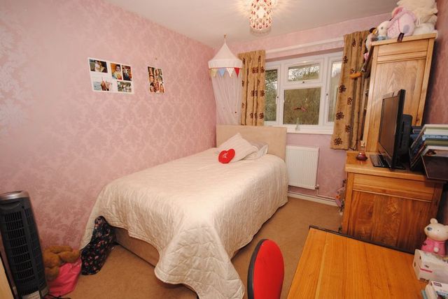  Image of 4 bedroom Detached house for sale in Sandringham Road Southampton SO18 at Sandringham Road Bitterne Park Southampton, SO18 1JJ