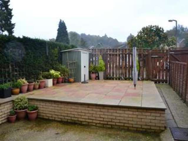  Image of 3 bedroom Terraced house to rent in Sandy Lane Sandhurst GU47 at Sandhurst Berkshire Sandhurst, GU47 8NL