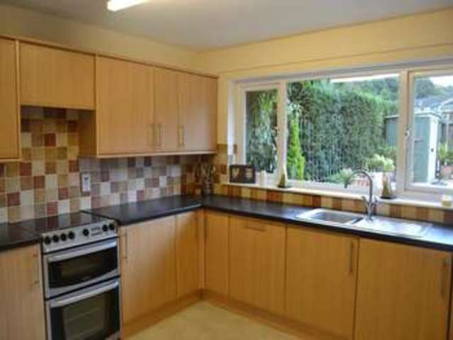  Image of 3 bedroom Terraced house to rent in Sandy Lane Sandhurst GU47 at Sandhurst Berkshire Sandhurst, GU47 8NL
