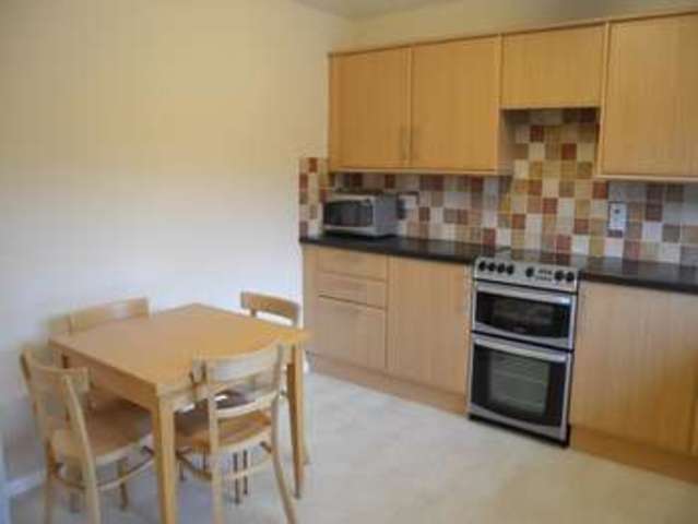  Image of 3 bedroom Terraced house to rent in Sandy Lane Sandhurst GU47 at Sandhurst Berkshire Sandhurst, GU47 8NL