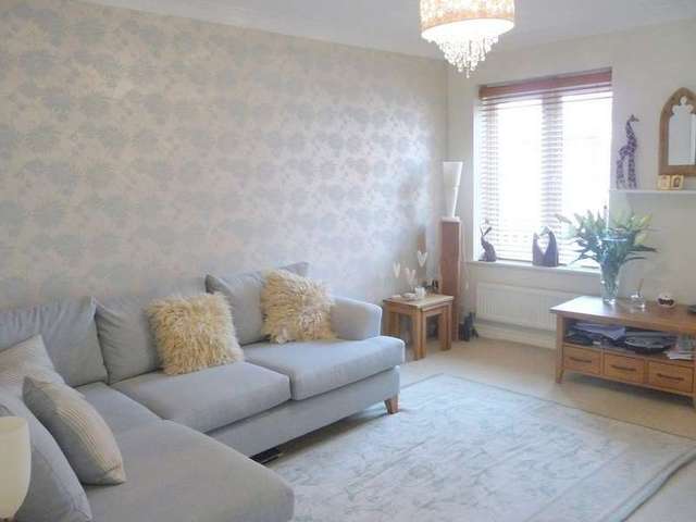 Image of 3 bedroom Detached house to rent in Scott Close Stratford-upon-Avon CV37 at Scott Close  Stratford upon Avon, CV37 7LB