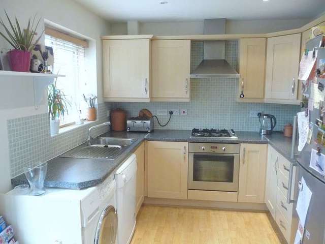  Image of 3 bedroom Detached house to rent in Scott Close Stratford-upon-Avon CV37 at Scott Close  Stratford upon Avon, CV37 7LB