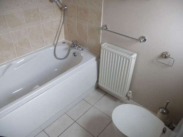  Image of 3 bedroom Detached house to rent in Scott Close Stratford-upon-Avon CV37 at Scott Close  Stratford upon Avon, CV37 7LB