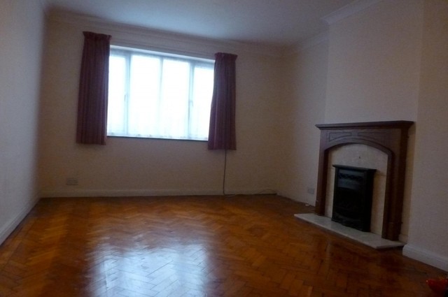  Image of 2 bedroom Flat to rent in Sea Lane Rustington Littlehampton BN16 at 15 Sea Lane Rustington Littlehampton, BN16 2RD